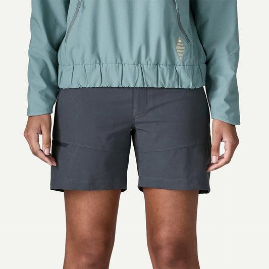 W's Terravia Trail Shorts - 6"